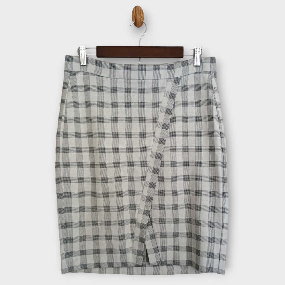 CABI Skirt Womens 8 Grey Check Valentina Knit Faux Wrap 5303 Preppy Corpcore